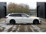 BMW 3-Serie Touring 330i Introduction High Executive Edition