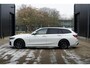 BMW 3-Serie Touring 330i Introduction High Executive Edition