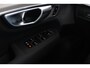 Volvo XC90 T8 Plug-in hybrid Ultra Black Edition | Luchtvering | Bowers&Wilkins | Massage+Ventilatie | Gelamineerd Glas | Trekhaak | 22 Inch