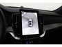 Volvo XC90 T8 Plug-in hybrid Ultra Black Edition | Luchtvering | Bowers&Wilkins | Massage+Ventilatie | Gelamineerd Glas | Trekhaak | 22 Inch