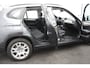BMW X1 sDrive16d Executive nette SUV met schuifdak