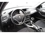 BMW X1 sDrive16d Executive nette SUV met schuifdak