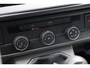 Volkswagen Transporter 2.0 TDI L1H1 26 Comfortline 90PK / 66kW, Executive Plus pakket (Apple Carplay & Android Auto, navigatie discover pro, DAB+), bijrijdersbank, airco, achteruitrijcamera (rear view), achterdeuren zonder ruit, tussenwand, betonplex vloer, zijwand betimmering, trekhaak, elektrisch verstel- en verwarmbare buitenspiegels, regensensor etc.