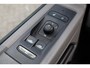 Volkswagen Transporter 2.0 TDI L1H1 26 Comfortline 90PK / 66kW, Executive Plus pakket (Apple Carplay & Android Auto, navigatie discover pro, DAB+), bijrijdersbank, airco, achteruitrijcamera (rear view), achterdeuren zonder ruit, tussenwand, betonplex vloer, zijwand betimmering, trekhaak, elektrisch verstel- en verwarmbare buitenspiegels, regensensor etc.
