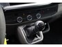 Volkswagen Transporter 2.0 TDI L1H1 26 Comfortline 90PK / 66kW, Executive Plus pakket (Apple Carplay & Android Auto, navigatie discover pro, DAB+), bijrijdersbank, airco, achteruitrijcamera (rear view), achterdeuren zonder ruit, tussenwand, betonplex vloer, zijwand betimmering, trekhaak, elektrisch verstel- en verwarmbare buitenspiegels, regensensor etc.