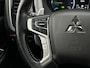 Mitsubishi Outlander 2.4 PHEV 240pk 4WD Aut Intense+ I Open Dak I Stoel/Stuurverwarming I LED verlichting I Navigatie I Electrische achterklep I Camera I