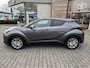 Toyota C-HR / C-HR+ 2.0 HYBRID EXECUTIVE APPLE/ANDROID LEDER STOELVERW BLIND-SPOT PARK-SENSOREN JBL-AUDIO NL-AUTO