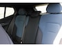 Volvo EX30 Single Motor Extended Range Plus Europa 69 kWh | DEMO | Driver Support | Warmtepomp | Dual Zone Electronic Climate Control | Verwarmbare voorstoelen | Verwarmbaar stuurwiel | Volvo Guard Alarm | Elektrisch verstelbare voorstoelen | Pilot Assist | Digital Key Plus | Adaptieve Cruise Control | Premium Audio by Harman Kardon | Google Maps | Google Assistant | Keyless entry | Blis | 19” 5-spaaks Aero lichtmetalen velgen | Camera achter | Elektrisch bedienbare achterklep | Draadloos telefoon opladen | Verlichtingspack 2