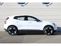 Volvo EX30 Single Motor Extended Range Plus Europa 69 kWh | DEMO | Driver Support | Warmtepomp | Dual Zone Electronic Climate Control | Verwarmbare voorstoelen | Verwarmbaar stuurwiel | Volvo Guard Alarm | Elektrisch verstelbare voorstoelen | Pilot Assist | Digital Key Plus | Adaptieve Cruise Control | Premium Audio by Harman Kardon | Google Maps | Google Assistant | Keyless entry | Blis | 19” 5-spaaks Aero lichtmetalen velgen | Camera achter | Elektrisch bedienbare achterklep | Draadloos telefoon opladen | Verlichtingspack 2