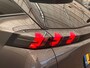 Peugeot 2008 1.2 PureTech Allure Afneembare Trekhaak | Parkeersensoren Achter | Carplay | Climate Control | LED | 17" Lichtmetaal | Cruise | Airco (automatisch) | Cruise control | Extra getint glas