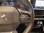 Peugeot 2008 1.2 PureTech Allure Afneembare Trekhaak | Parkeersensoren Achter | Carplay | Climate Control | LED | 17" Lichtmetaal | Cruise | Airco (automatisch) | Cruise control | Extra getint glas