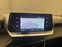 Peugeot 2008 1.2 PureTech Allure Afneembare Trekhaak | Parkeersensoren Achter | Carplay | Climate Control | LED | 17" Lichtmetaal | Cruise | Airco (automatisch) | Cruise control | Extra getint glas