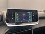 Peugeot 2008 1.2 PureTech Allure Afneembare Trekhaak | Parkeersensoren Achter | Carplay | Climate Control | LED | 17" Lichtmetaal | Cruise | Airco (automatisch) | Cruise control | Extra getint glas