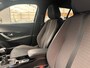 Peugeot 2008 1.2 PureTech Allure Afneembare Trekhaak | Parkeersensoren Achter | Carplay | Climate Control | LED | 17" Lichtmetaal | Cruise | Airco (automatisch) | Cruise control | Extra getint glas