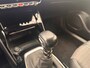 Peugeot 2008 1.2 PureTech Allure Afneembare Trekhaak | Parkeersensoren Achter | Carplay | Climate Control | LED | 17" Lichtmetaal | Cruise | Airco (automatisch) | Cruise control | Extra getint glas