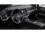 Volvo V60 T6 350PK AWD Essential | Driver Assist Pack | Climate Pack | Extra getint glas achter  | Charcoal hemelbekleding | Park Assist achter en voor |19" 5-triplespaaks Glossy Black Diamond Cut