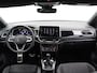 Volkswagen T-Roc 1.5 eTsi R-Line First Edition | Afneembare trekhaak | Stoelverwarming | Apple carplay / Android auto | Achteruitrijcamera |
