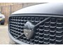 Volvo XC60 2.0 T8 Plug-in hybrid AWD Plus Black Edition | Adaptieve Cruise Control | Panoramadak | Stoel-/Stuur-/Voorruitverwarming | Dodehoek Detectie | 360° Parkeercamera | Harman Kardon Audio |