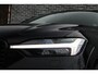 Volvo XC60 2.0 T8 Plug-in hybrid AWD Plus Black Edition | Adaptieve Cruise Control | Panoramadak | Stoel-/Stuur-/Voorruitverwarming | Dodehoek Detectie | 360° Parkeercamera | Harman Kardon Audio |