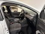 Dacia Sandero 90PK TCe Journey | Camera | Armsteun | Climate Control | Parkeersensoren | Apple CarPlay/Android Auto | Licht & Regen Sensor | Cruise Control | Lichtmetalen Velgen | Full LED |