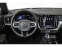 Volvo V60 T8 Plug-in hybrid AWD Plus Dark | Harman Kardon Premium Audio | 360° Parkeercamera | Parkeersensoren voor en achter | Google Infotainment | Nappa Lederenbekleding | Panoramadak | Parkeerverwarming | Head-Up Display | 19" 5-Spaaks Black / Diamond Cut velgen