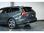 Volvo V60 T8 Plug-in hybrid AWD Plus Dark | Harman Kardon Premium Audio | 360° Parkeercamera | Parkeersensoren voor en achter | Google Infotainment | Nappa Lederenbekleding | Panoramadak | Parkeerverwarming | Head-Up Display | 19" 5-Spaaks Black / Diamond Cut velgen