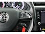 Skoda Octavia Combi 1.5 TSI 150pk DSG Sport Business Panoramadak Stoelverwarming Navigatie