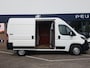 Peugeot Boxer GB 333 L2H2 BlueHDi 140PK TREKHAAK | Navigatie | Cruise control | AIRCO | Parkeerhulp | Vloerplaat laadruimte + betimmering | Bluetooth