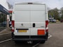 Peugeot Boxer GB 333 L2H2 BlueHDi 140PK TREKHAAK | Navigatie | Cruise control | AIRCO | Parkeerhulp | Vloerplaat laadruimte + betimmering | Bluetooth