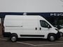 Peugeot Boxer GB 333 L2H2 BlueHDi 140PK TREKHAAK | Navigatie | Cruise control | AIRCO | Parkeerhulp | Vloerplaat laadruimte + betimmering | Bluetooth