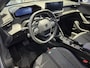 Peugeot 2008 1.2 PureTech 130 Allure | Automaat | Navigatie | Camera | Keyless Entry en Start | Mooie Sterke Motor!! | Draadloze Telefoonlader |