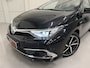 Toyota Auris Touring Sports 1.8 Hybrid Lease pro PANO/LED/TREKHAAK/CAMERA/LEER-STOF SP.STOEL/DAB/17"/LANE-ASSIST/ECC/CRUISE/PRIVACY/VOLLEDIG TOYOTA DEALER ONDERHOUD/ZO MEENEEMPRIJS