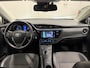Toyota Auris Touring Sports 1.8 Hybrid Lease pro PANO/LED/TREKHAAK/CAMERA/LEER-STOF SP.STOEL/DAB/17"/LANE-ASSIST/ECC/CRUISE/PRIVACY/VOLLEDIG TOYOTA DEALER ONDERHOUD/ZO MEENEEMPRIJS