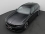 BMW 5-Serie Touring 530e xDrive 299PK Aut. M-Sport, Panoramadak, Head-Up Display, Stoelverwarming & ventilatie, Bowers & Wilkins Audio, Elektr. Achterklep, Trekhaak, 21" LM Velgen
