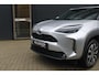 Toyota Yaris Cross 1.5 Hybrid Explore | Trekhaak | Adaptive Cruise | Stuurverwarming | Camera | DAB | Fabrieksgarantie