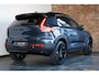 Volvo XC40 B4 Plus Black Edition | Schuif/Kanteldak | 360º Visual Park Camera | Harman Kardon Premium Audio | 20" Lichtmetalen Wielen |