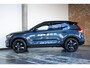 Volvo XC40 B4 Plus Black Edition | Schuif/Kanteldak | 360º Visual Park Camera | Harman Kardon Premium Audio | 20" Lichtmetalen Wielen |
