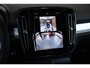 Volvo XC40 B4 Plus Black Edition | Schuif/Kanteldak | 360º Visual Park Camera | Harman Kardon Premium Audio | 20" Lichtmetalen Wielen |