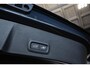 Volvo XC40 B4 Plus Black Edition | Schuif/Kanteldak | 360º Visual Park Camera | Harman Kardon Premium Audio | 20" Lichtmetalen Wielen |