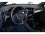 Volvo XC40 B4 Plus Black Edition | Schuif/Kanteldak | 360º Visual Park Camera | Harman Kardon Premium Audio | 20" Lichtmetalen Wielen |