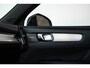 Volvo XC40 B4 Plus Black Edition | Schuif/Kanteldak | 360º Visual Park Camera | Harman Kardon Premium Audio | 20" Lichtmetalen Wielen |