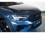 Volvo XC40 B4 Plus Black Edition | Schuif/Kanteldak | 360º Visual Park Camera | Harman Kardon Premium Audio | 20" Lichtmetalen Wielen |