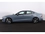 Volvo S60 B4 Plus Dark - Intellisafe Assist/Surround - Parkeerverwarming met timer - Harman Kardon Audio - FULL-LED koplampen - Verwarmbare voorstoelen - Verwarmbaar stuurwiel - Verwarmbare achterbank - Trekhaak semi elektrisch inklapbaar