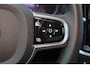 Volvo S60 B4 Plus Dark - Intellisafe Assist/Surround - Parkeerverwarming met timer - Harman Kardon Audio - FULL-LED koplampen - Verwarmbare voorstoelen - Verwarmbaar stuurwiel - Verwarmbare achterbank - Trekhaak semi elektrisch inklapbaar