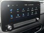 Hyundai Kona Electric EV Premium 64 kWh | SCHUIFKANTELDAK | LEDEREN BEKLEDING | HEAD UP DISPLAY | ADAPTIEVE CRUISECONTROL | GEÏNTEGREERDE NAVIGATIESYSTEEM | MULTIMEDIA APPLE CARPLAY & ANDROID AUTO |