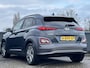 Hyundai Kona Electric EV Premium 64 kWh | SCHUIFKANTELDAK | LEDEREN BEKLEDING | HEAD UP DISPLAY | ADAPTIEVE CRUISECONTROL | GEÏNTEGREERDE NAVIGATIESYSTEEM | MULTIMEDIA APPLE CARPLAY & ANDROID AUTO |