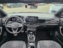 Volkswagen T-Roc 1.5 TSI R-Line Edition| Met panoramadak, stoelverwarming, elektrische achterklep en virtual cockpit!