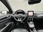 Renault Arkana 1.6 E-Tech hybrid 145 E-Tech engineered / Elektrische stoelen / Leder / Adaptieve CC / Navigatie groot scherm / Stuur- en stoelverwarming / Apple Carplay Android / 18" LM wielen / Bose