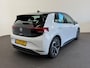 Volkswagen ID.3 Life 58 kWh Navigatie Apple Carplay/Android Auto Parkeersensoren achter Adaptive Cruise Control Stoel- en stuurverwarming Full Led Climate Control