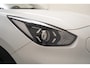 Kia Niro EV e-Niro DynamicLine 64kWh 3 fase [ Navi Stoelverwarming Half leder ]